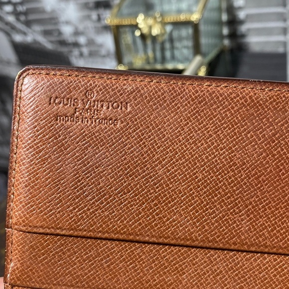 Authentic Louis Vuitton Rare Vintage Monogram checkbook holder - Picture 5 of 13